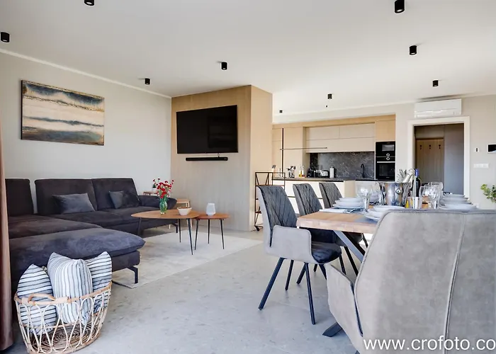 Mathilda * Brodarica (Sibenik-Knin)