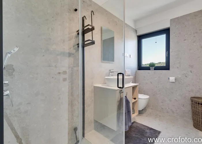 Mathilda * Brodarica (Sibenik-Knin)