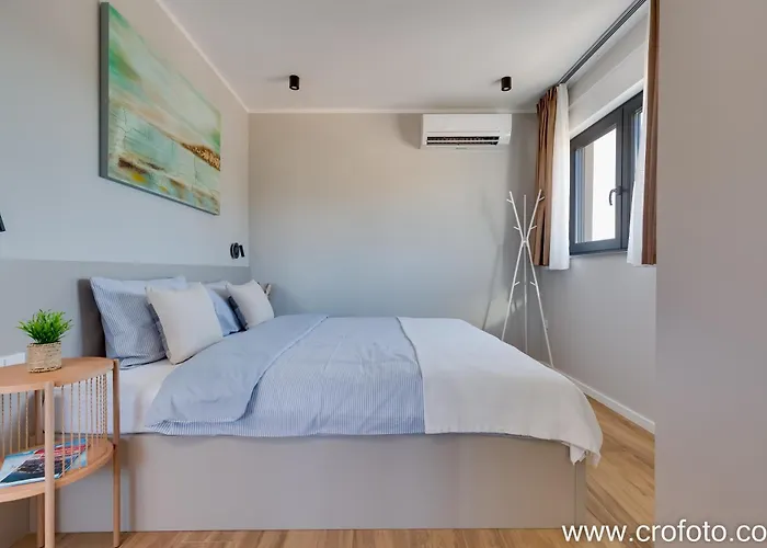 Mathilda Brodarica (Sibenik-Knin)