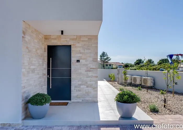 Mathilda * Brodarica (Sibenik-Knin)